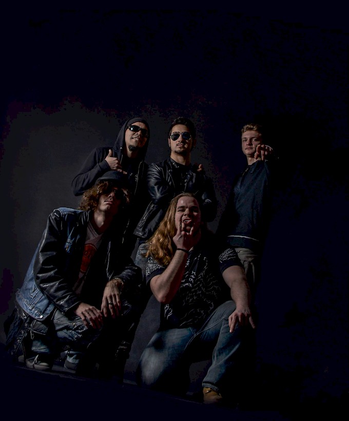 SNAKEBONES Ruthless Sting! SNAKEBONES Ruthless Sting!