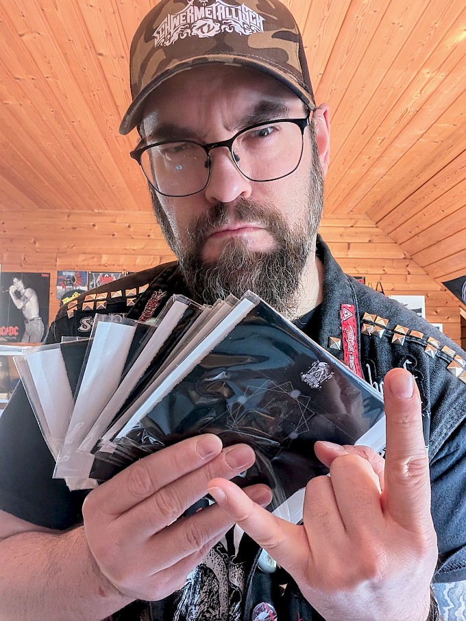 Dennis Eikenkötter/Schwermetallisch (GERMANY) Dennis Eikenkötter/Schwermetallisch (GERMANY)